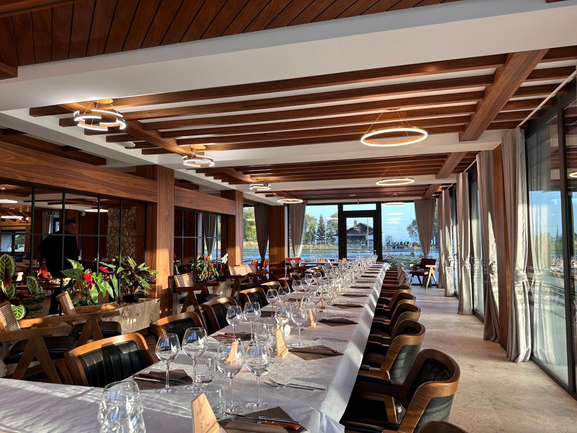 Hotel Restaurant & Spa Les Planets Les Rasses Dış mekan fotoğraf